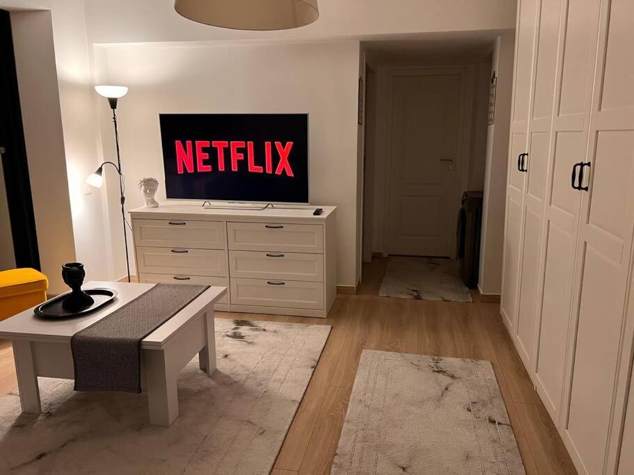 Modern & Cozy 2 Rooms Apartment Бухарест Екстер'єр фото