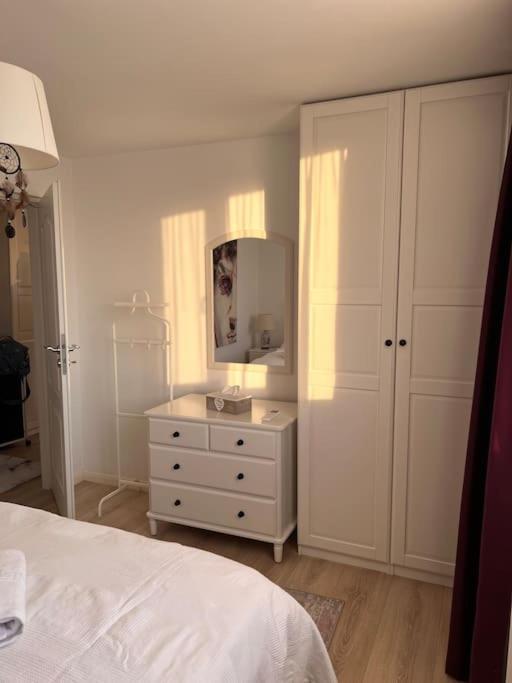 Modern & Cozy 2 Rooms Apartment Бухарест Екстер'єр фото